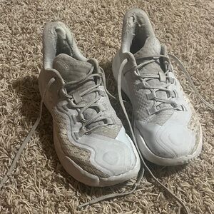 Under Armour Gray and White basketball shoes